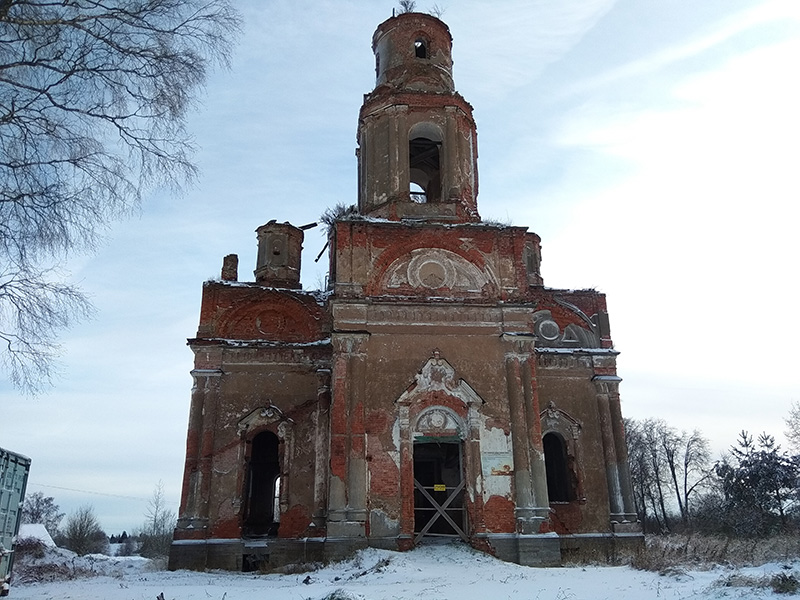 Церковь Иконы Божией Матери Тихвинская в селе КолчановоЛенинградской области.